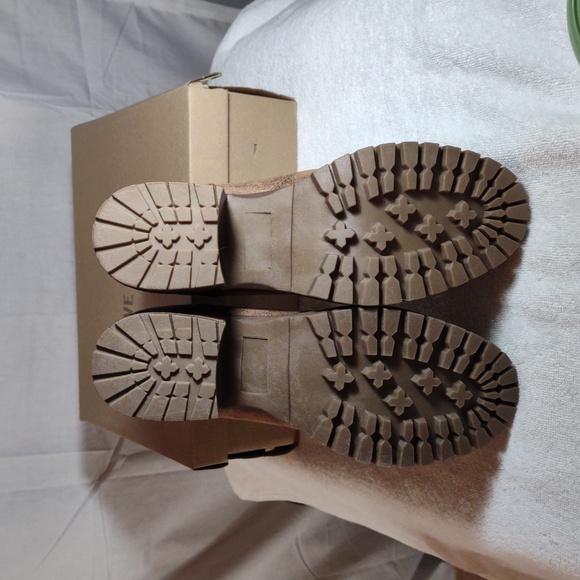 New in Box - Steve Madden - Brown Lace-Up Heeled Ankle Booties - Size 9.5 - Picture 6 of 13